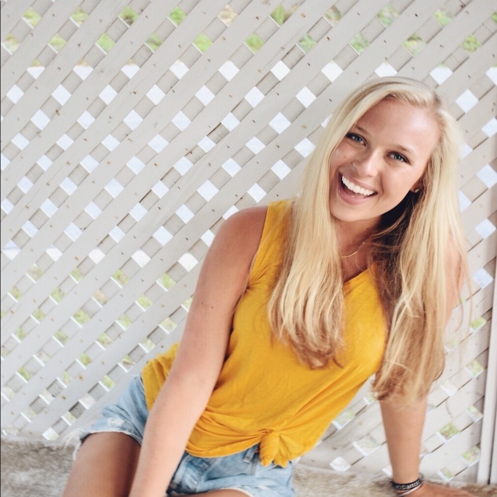 Meet your Posher, Brooke